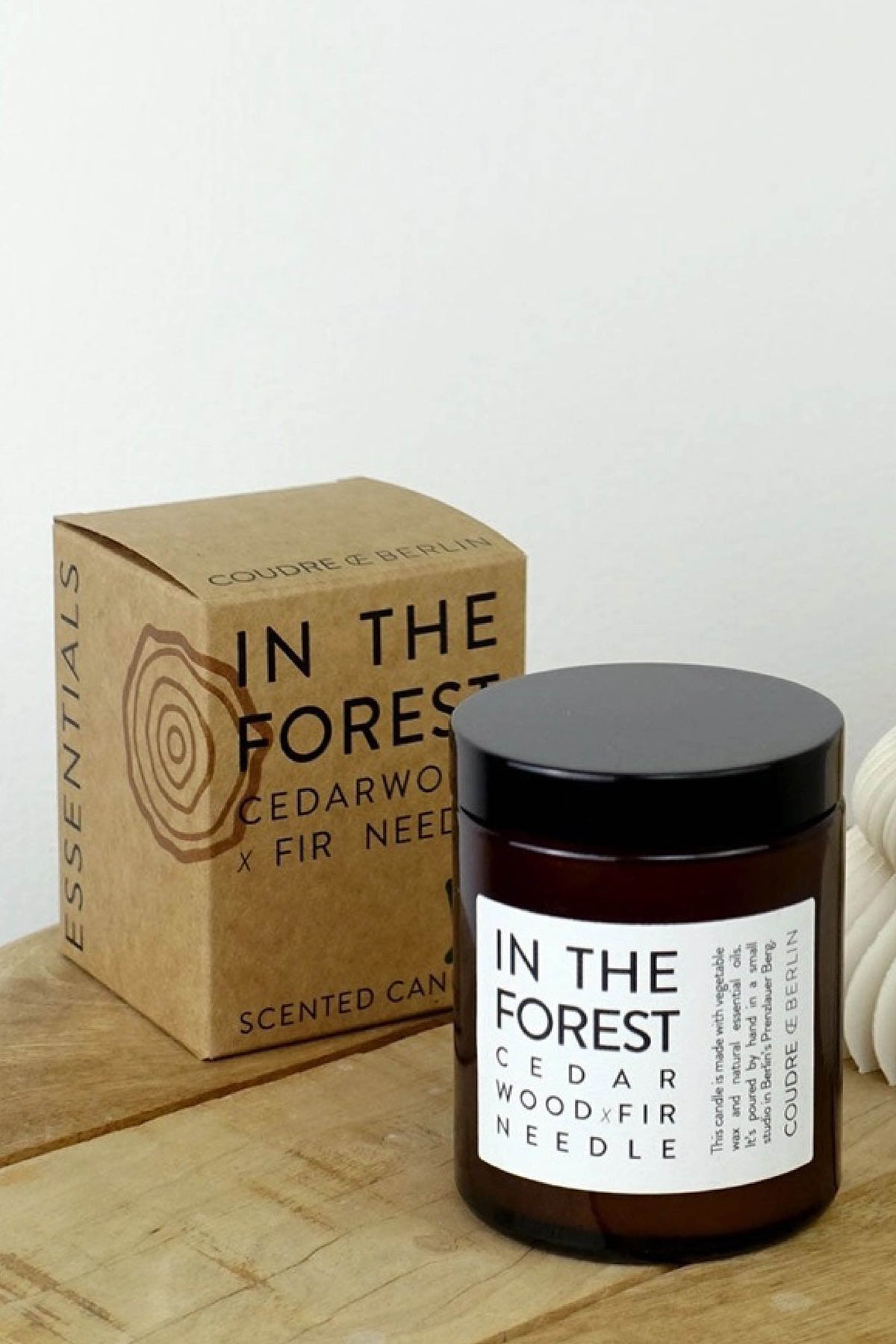 Cedar wood x Fir needle scented candle In The Forest COUDRE BERLIN
